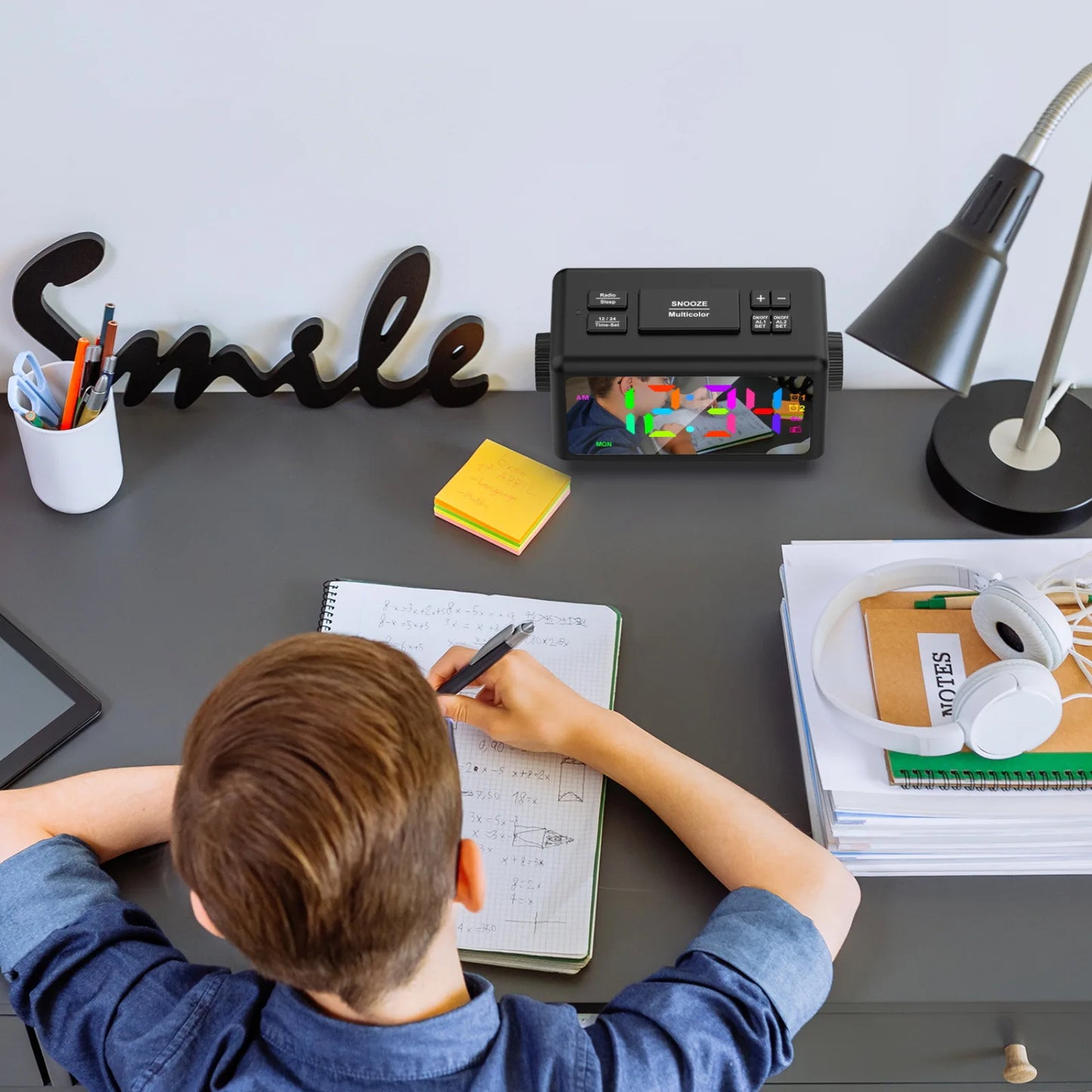 Radio Réveil Ado Écran Large avec Chiffres Colorés et Chargement USB