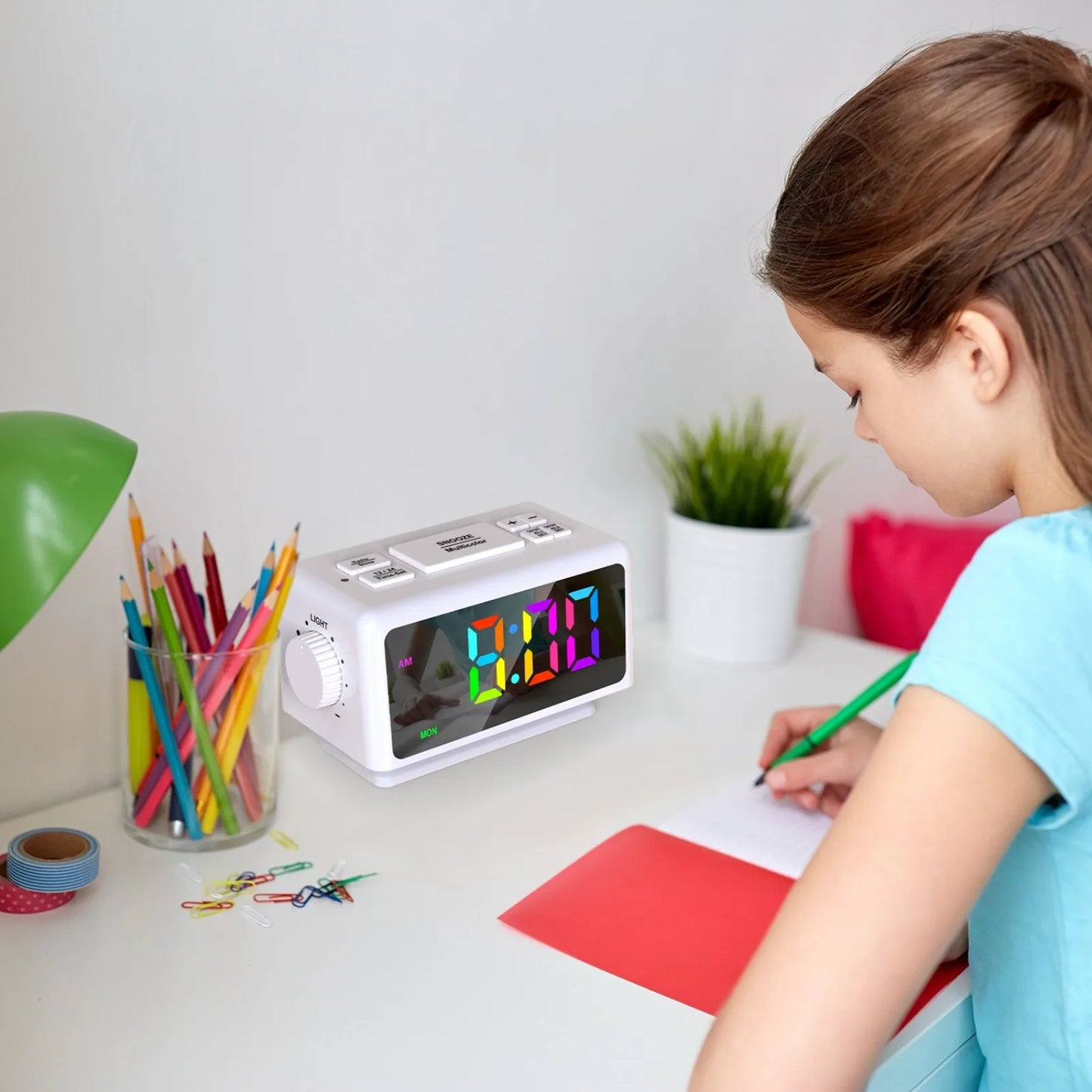 Radio Réveil Ado Écran Large avec Chiffres Colorés et Chargement USB