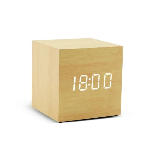 Réveil Cube en Bois LED – Design Minimaliste et Compact Naturel