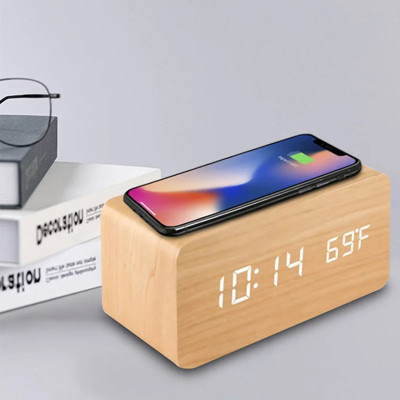 Réveil Connecté en Bois avec Chargeur Sans Fil – Affichage LED Heure, Date, Température