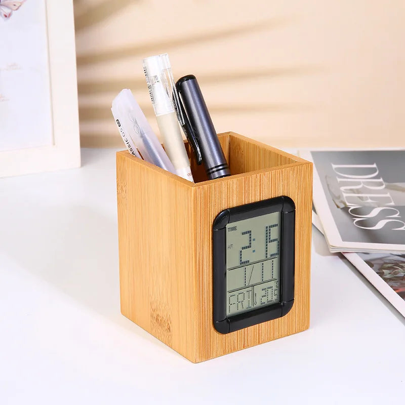 Réveil Digital en Bois avec Pot à Stylos Intégré – Organiseur de Bureau Élégant