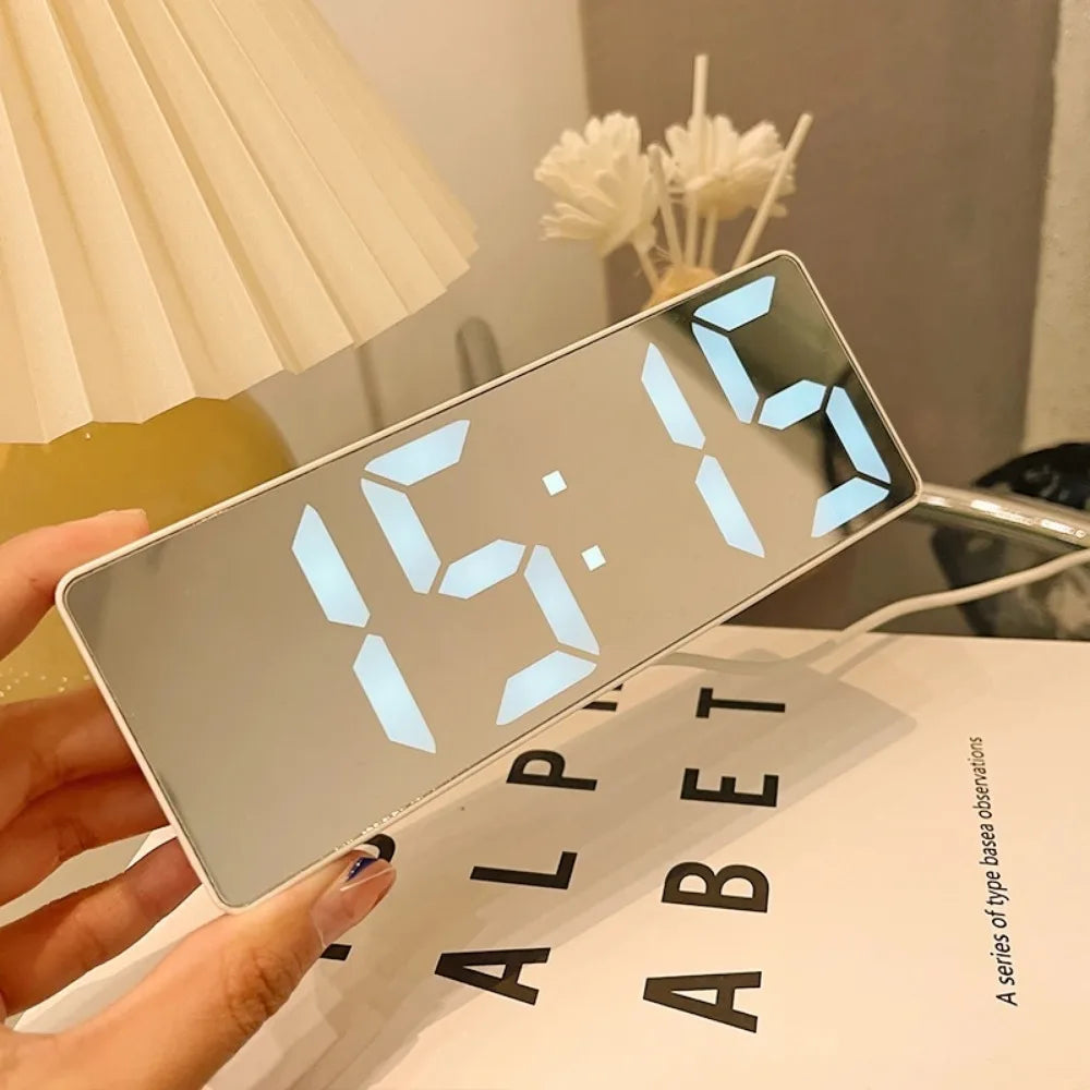 Réveil Digital Minimaliste à Grand Affichage – Design Élégant et Lecture Facile