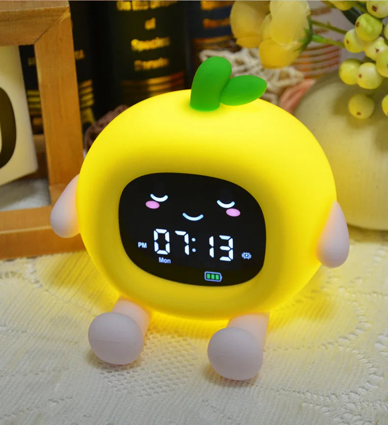 Réveil Éducatif Enfant Fruits – Veilleuse LED Colorée et Alarme Douce