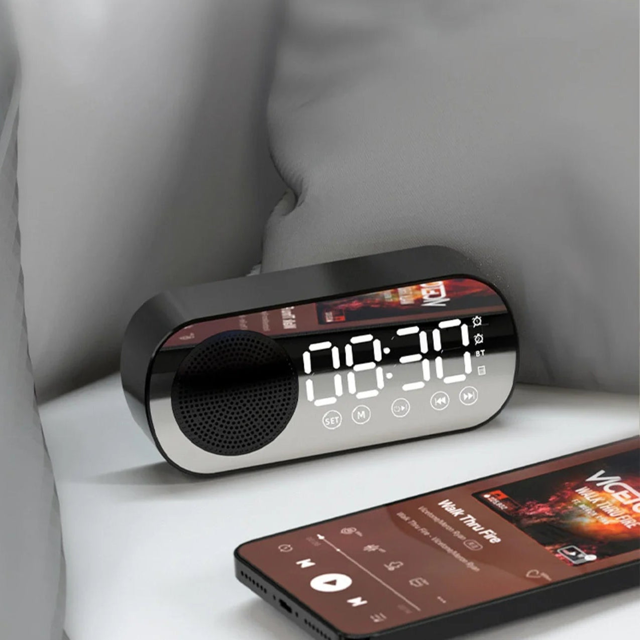 Réveil Multifonction Haut-Parleur Bluetooth avec Caisson de Basse et Assistant Vocal