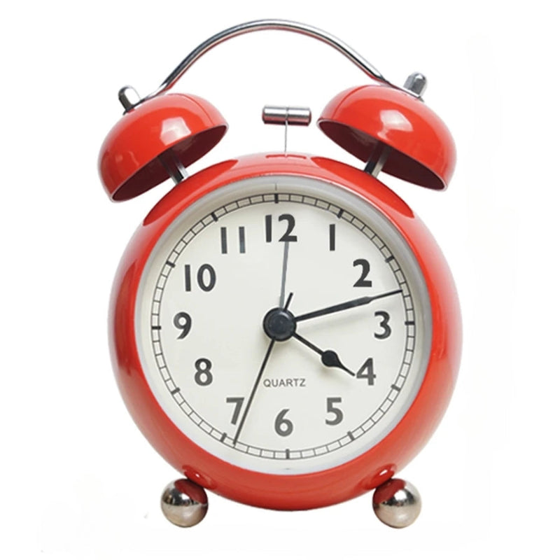 Réveil Vintage Métal Rouge avec Double Cloche sur un fond blanc