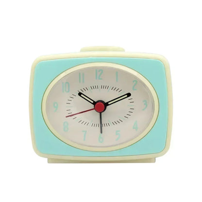 Réveil Vintage Nordique avec Aiguilles Fluorescentes de couleur bleu vert sur fond blanc 